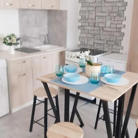 Studio With 3 Beds With Parkplace Apartment *